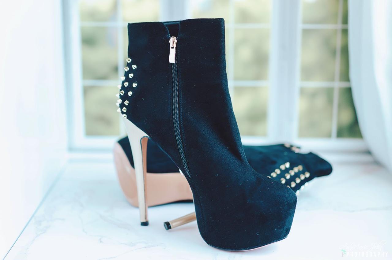 How To Choose The Right Shoes For Different Outfits