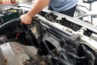 Apa Saja Tanda-Tanda Mobil Perlu Diservice Segera